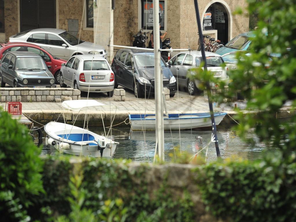 Apartments Dukic Cattaro Esterno foto