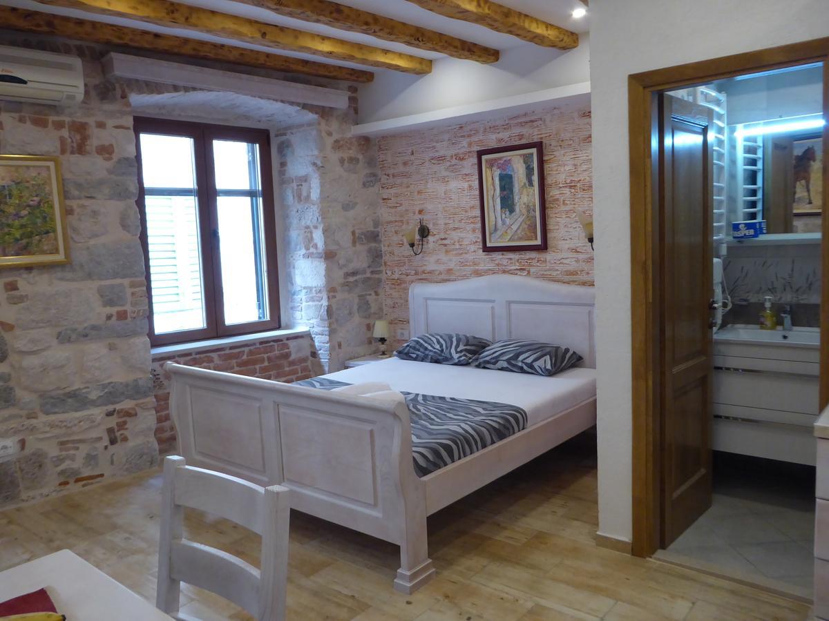 Apartments Dukic Cattaro Esterno foto