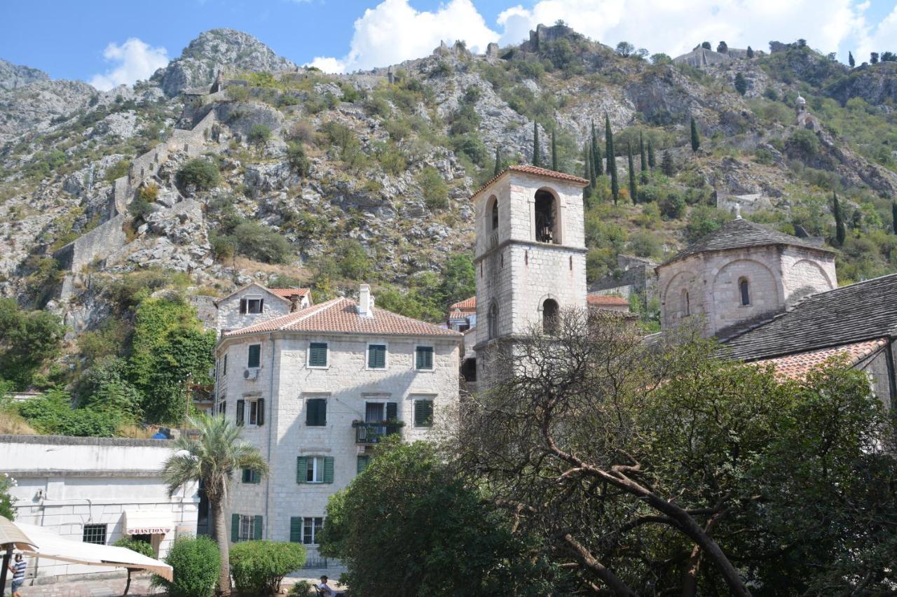 Apartments Dukic Cattaro Esterno foto